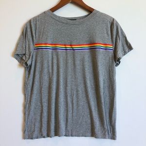 💰 grey w/ rainbow stripe t shirt